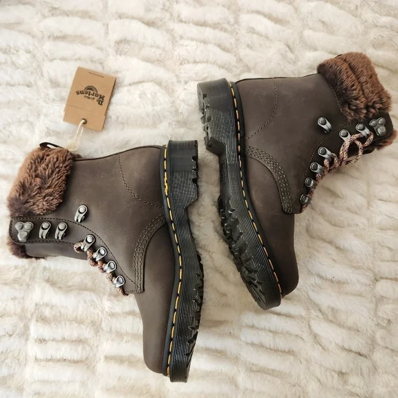 New NIB Doc Martens Women's size 5 Brown 1460 Serena Collar Winter Boots Kids 3 - Picture 2 of 7